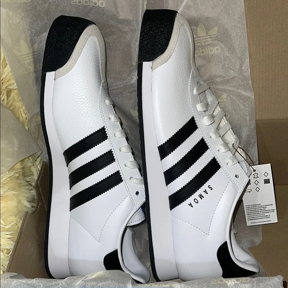 Adidas Original’s Samoa Men’s White and Black Sneakers Size 12 NWT